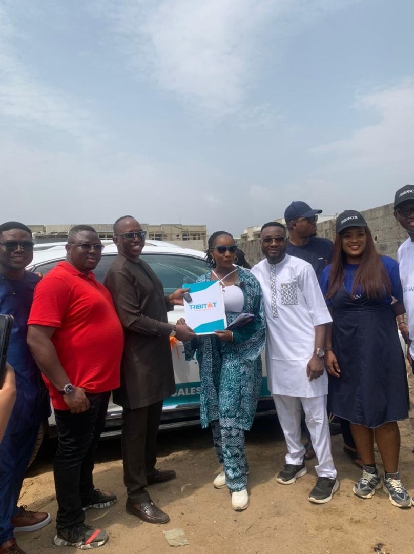 imgi_46_Celebrating-excellence-car-award